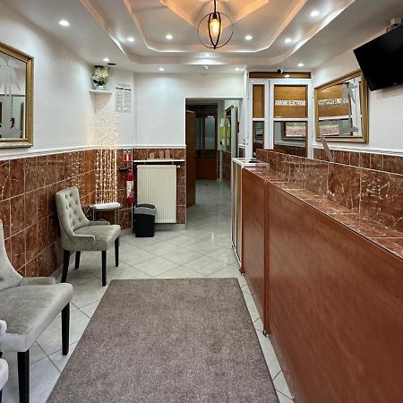 Hotel Victor Hugo Обервилье Экстерьер фото